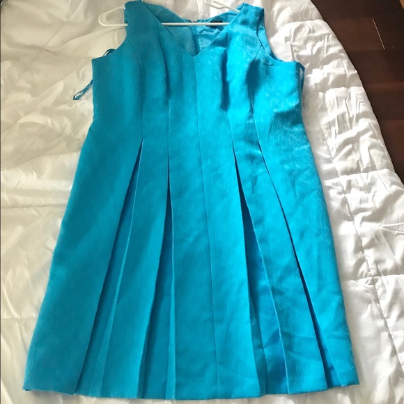 Tahari Dresses & Skirts - Tahari light blue dress